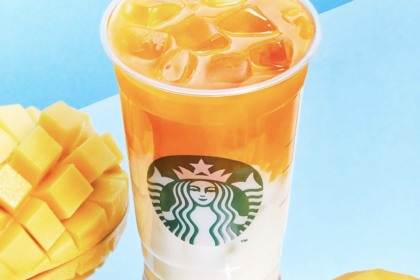 【韓国スタバ新作】夏といえばマンゴー！カフェインなしで家族みんなで楽しめる「マンゴーラテ」が登場🥭