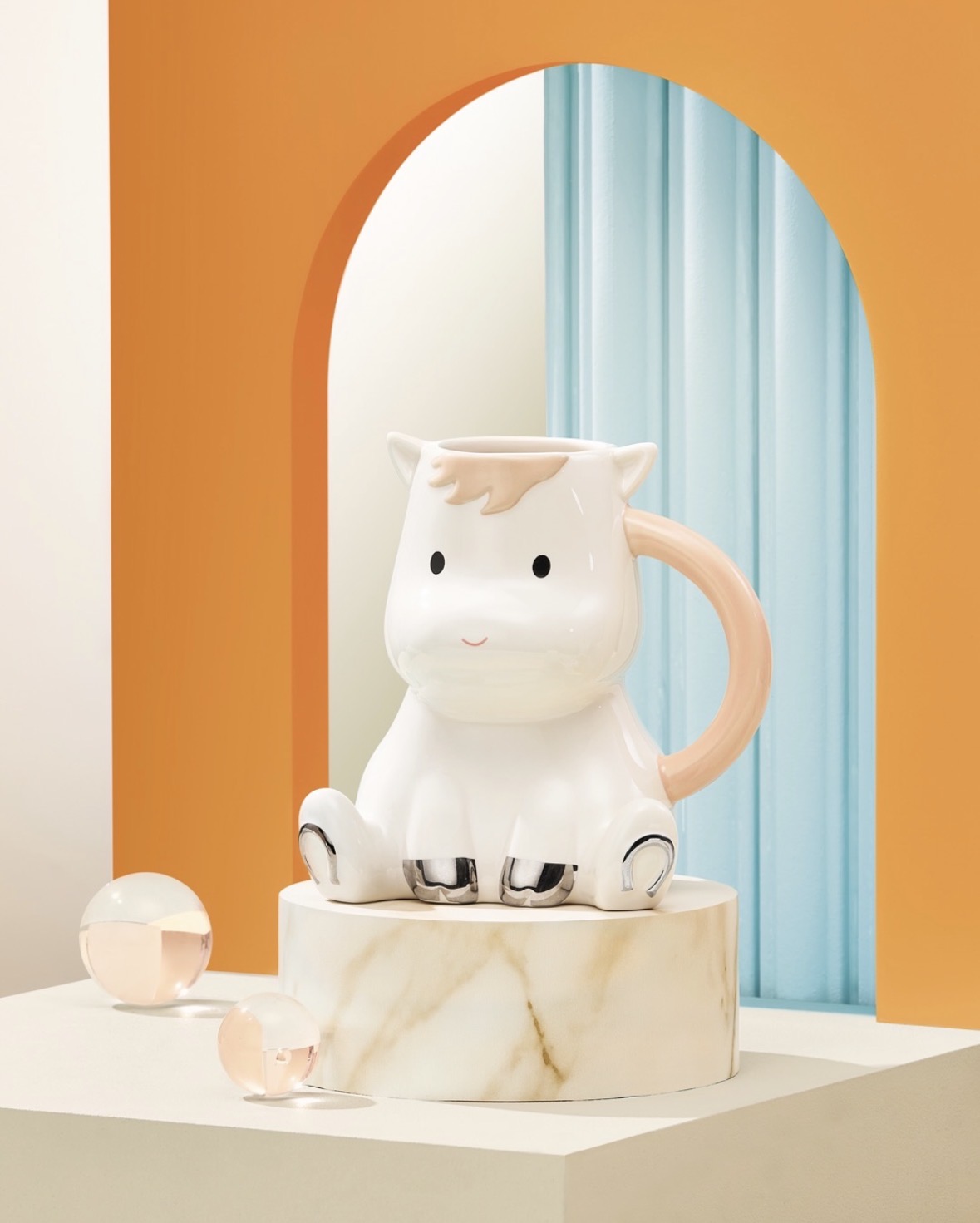 韓国スタバ】2026年ニューイヤーMDが登場！干支「馬」モチーフのマグ